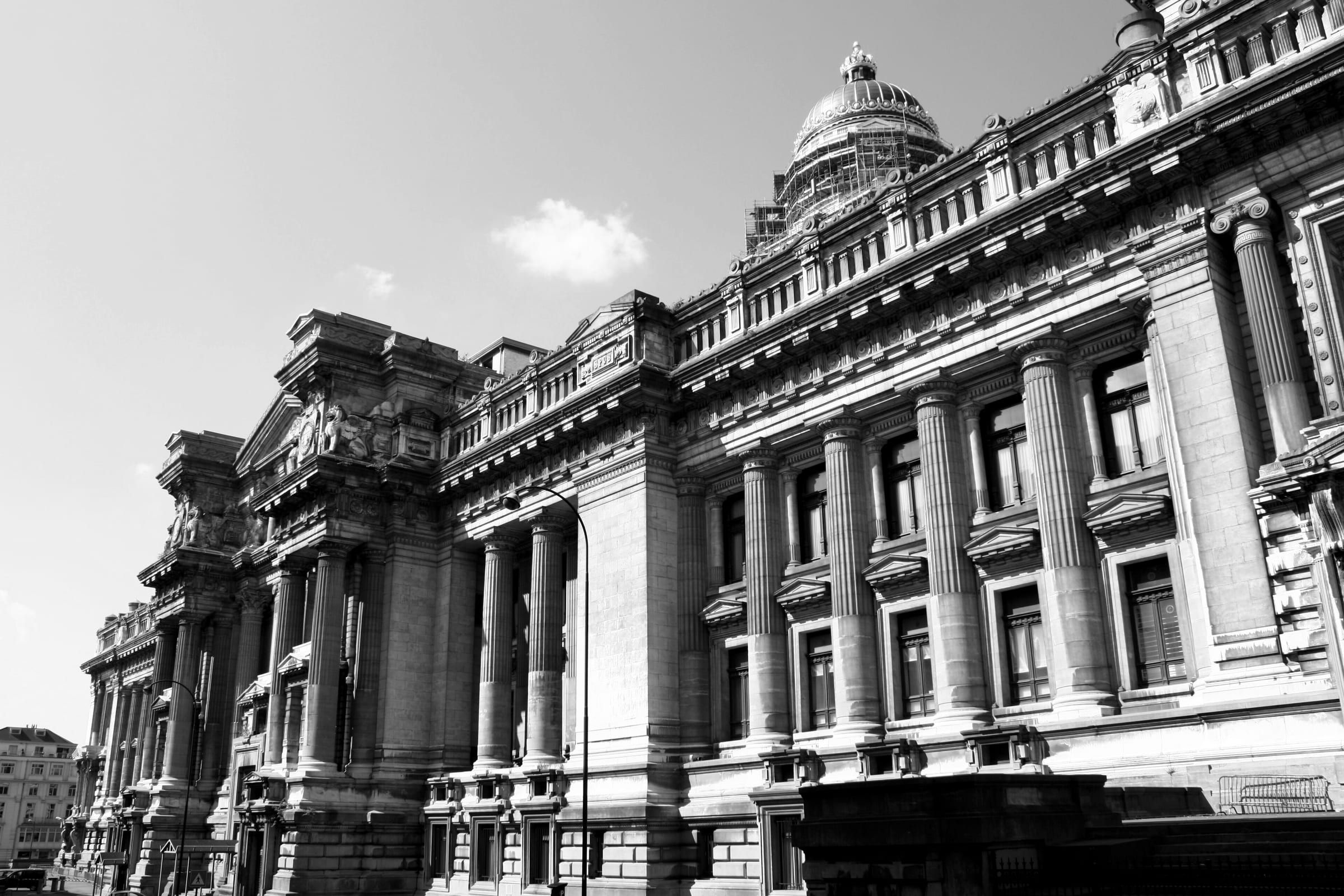 Entrée latérale du Palais de justice de Bruxelles