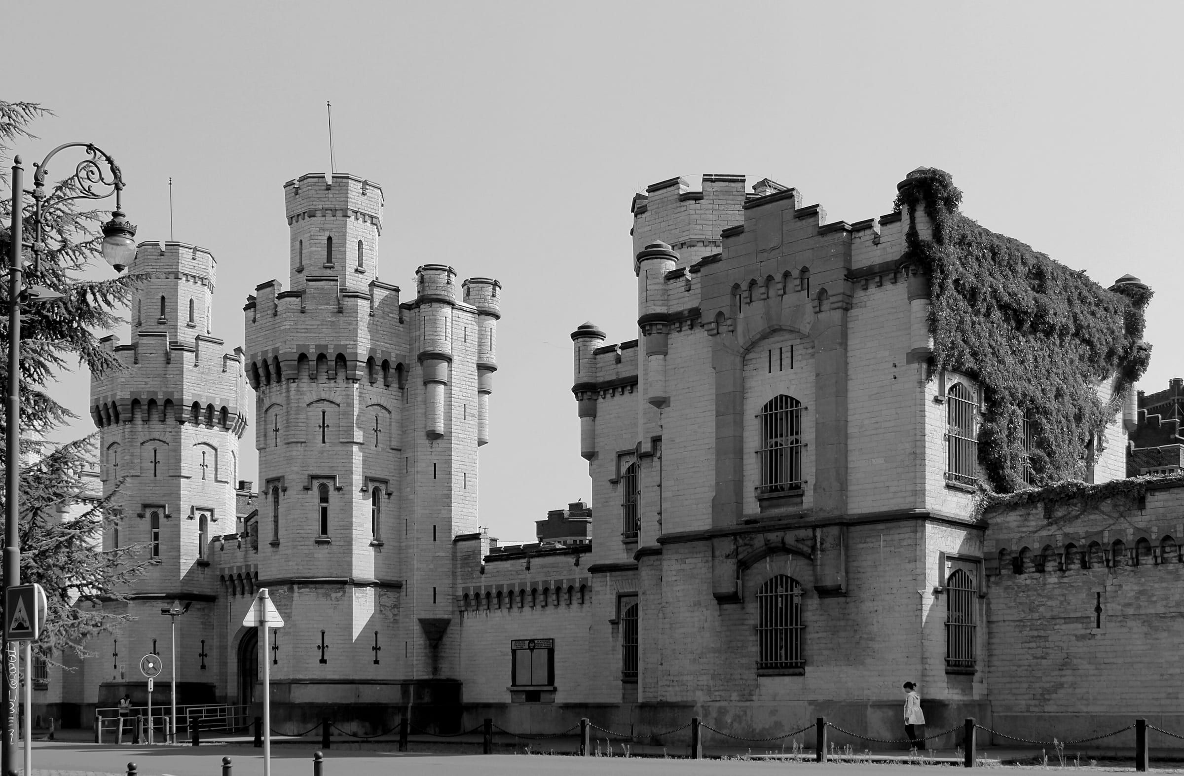 Les murs et les tours de la prison de Saint-Gilles à Bruxelles